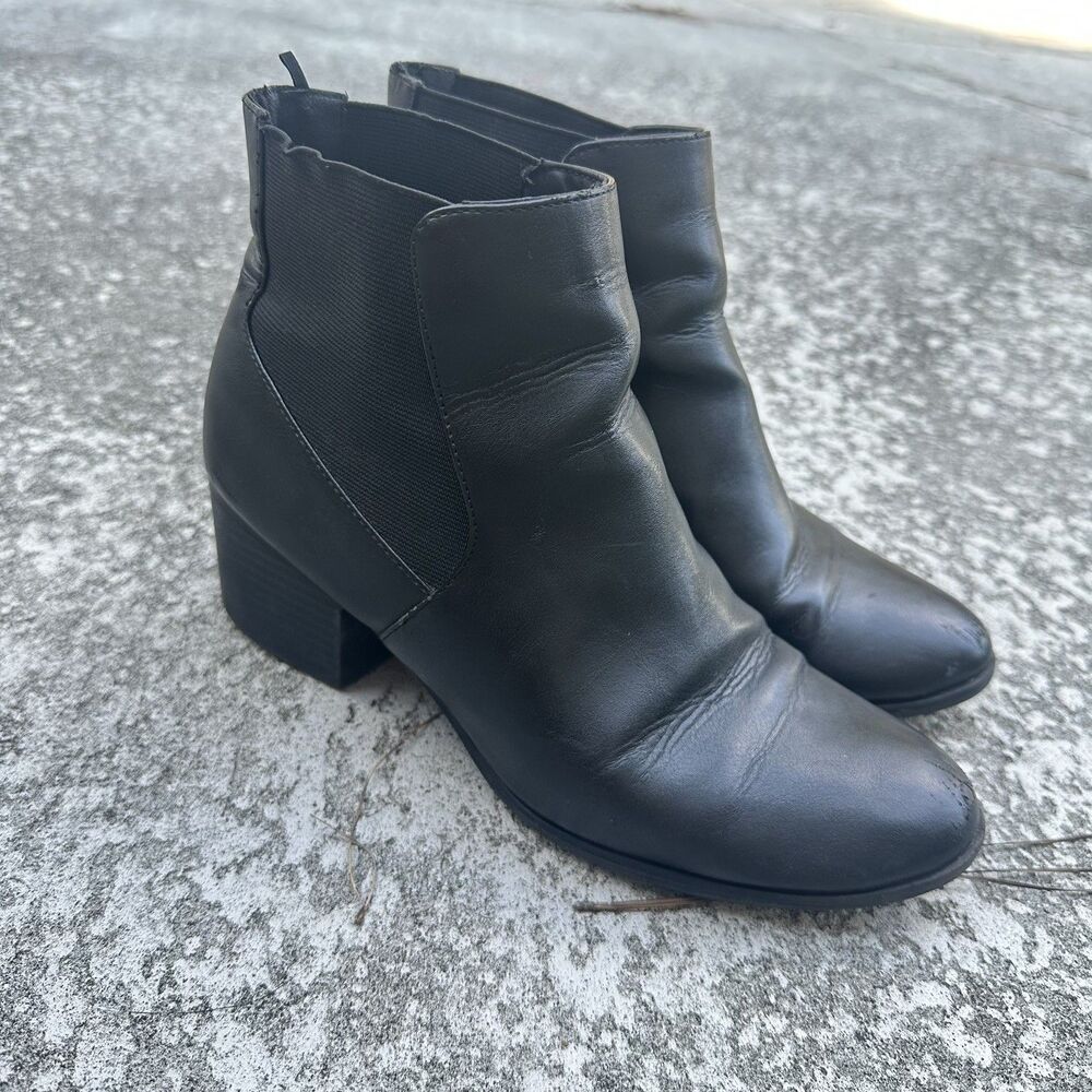 H&M Divided Women's Chelsea Black Ankle Boot Size 8 Classic Short Flat Boot
